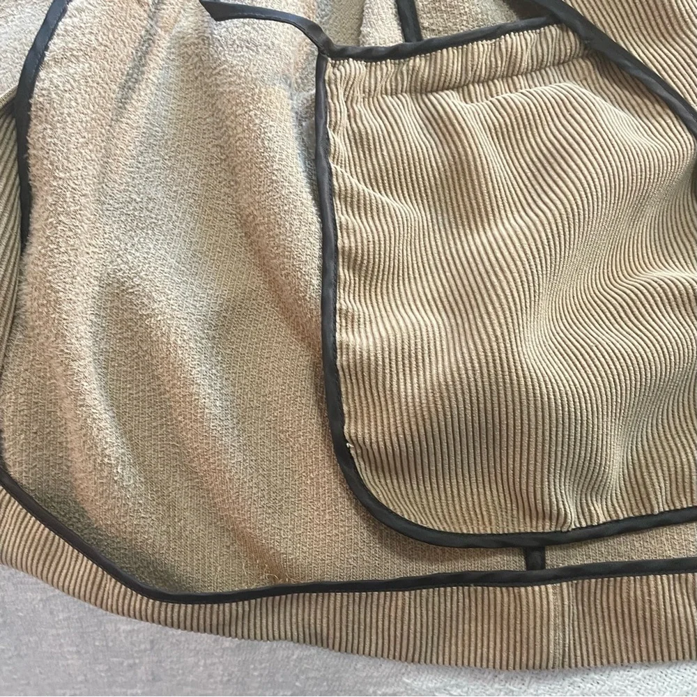 LaCrosse Men's Tan corduroy Sports Blazer‎  size 44 R Business Casual